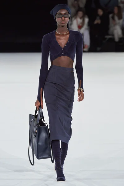 Look 32